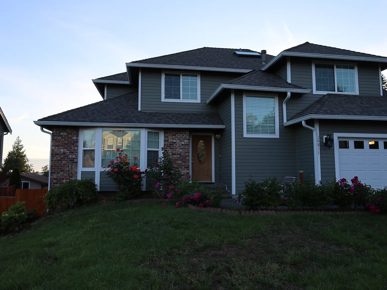 4 bed, 2.5 bath, 3280 sqft, $3,850 — Photo 2