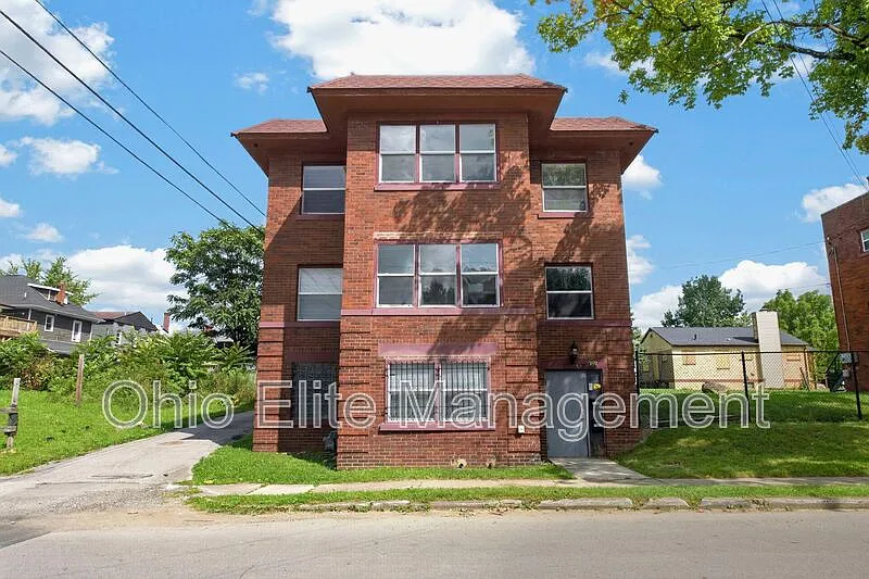 1 bed, 1.0 bath, $1,050 — Photo 2