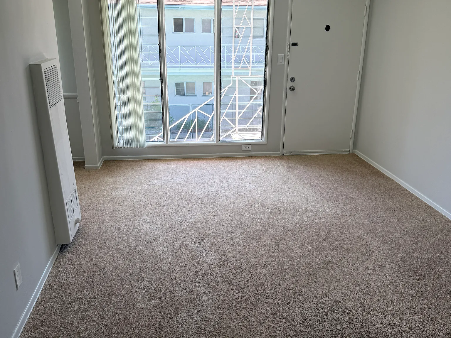 154 N Pass Ave — Photo 1