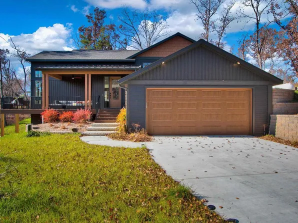 10143 YELLOW BRICK ROAD, Amherst, WI 54406