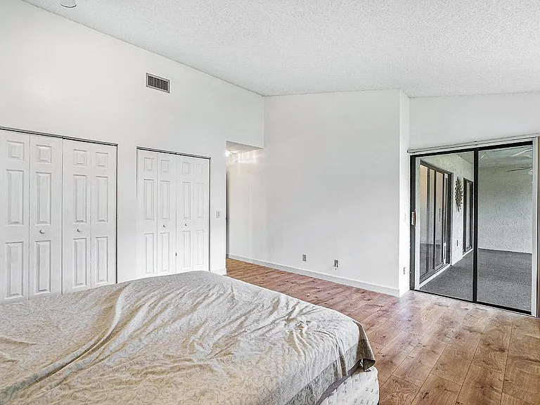 5520 Coach House Cir — Photo 10