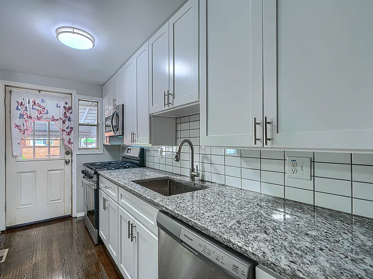 7842 Saint Boniface Ln — Photo 19