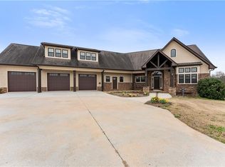 725 County Farm Rd, Jefferson, GA 30549