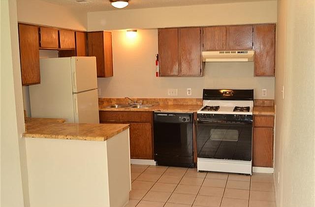 1st image of 1201 Southport Dr