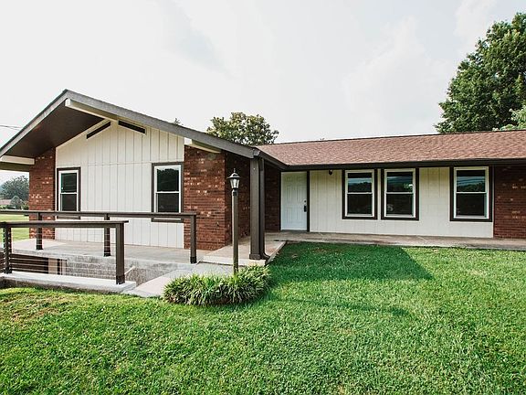 4th image of 302 Pine Mountain Rd