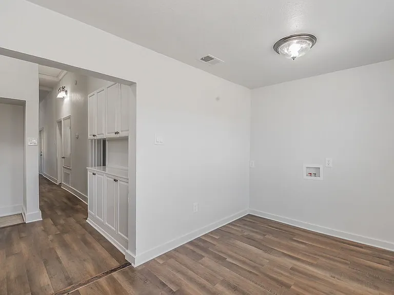 505 N Lamar St — Photo 6