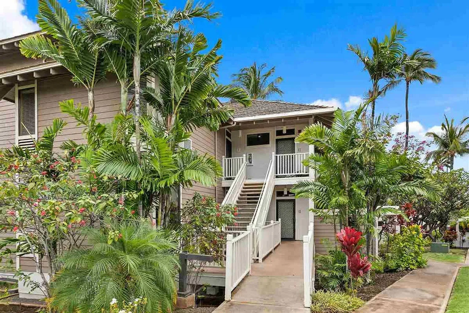 1 bed, 1.0 bath, 861 sqft, $11,993 — Photo 4
