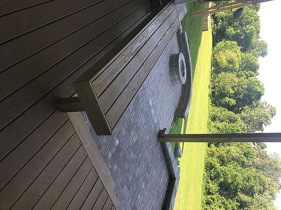4th image of 254 Manitoba Ln
