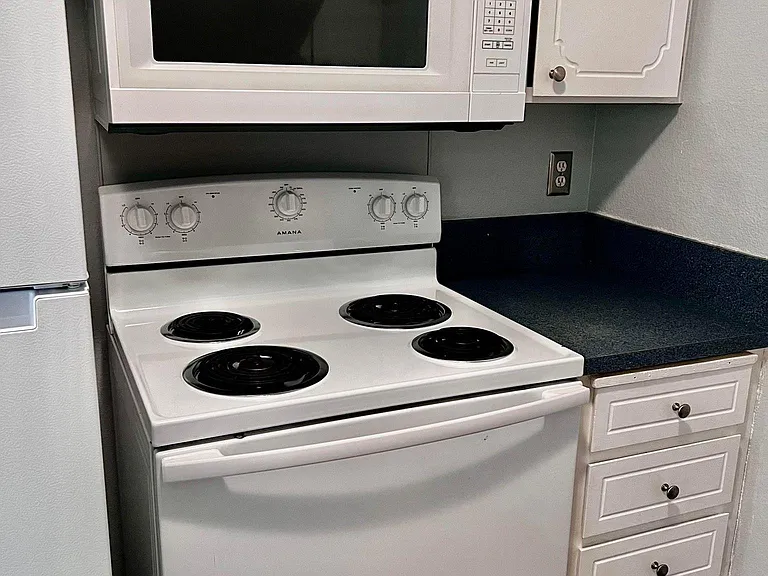 8208 NE 13th Ave #A6 — Photo 11