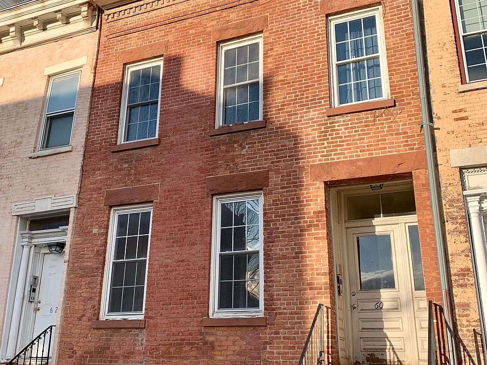 Building 
Bottom 2 Windows are Living Room