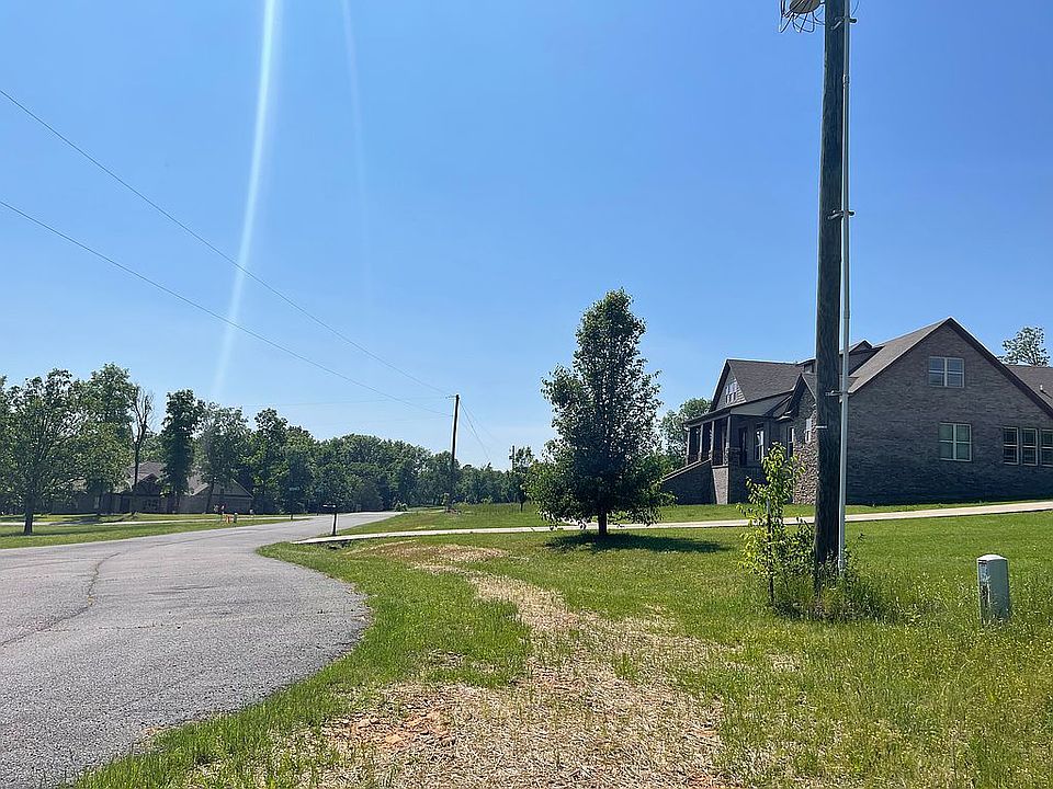2nd image of E Castlepines Dr