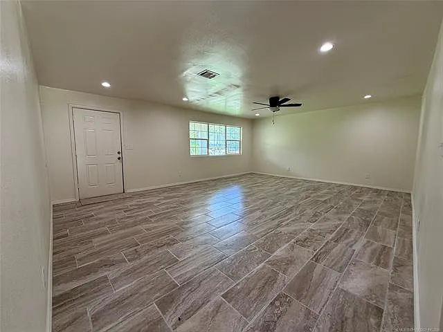 1146 E 50th Pl N — Photo 12