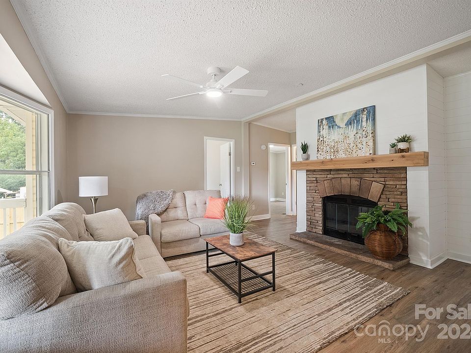 1st image of 134 Amber Ln