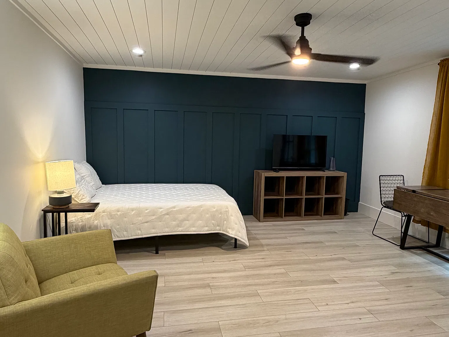 1 bed, 375 sqft, $1,300 — Photo 3