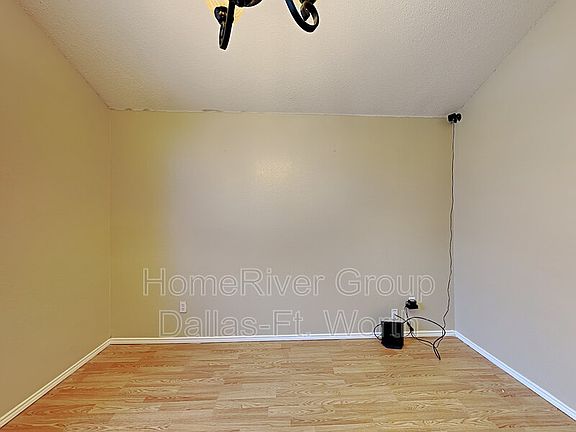 4th image of 836 Parker Dr