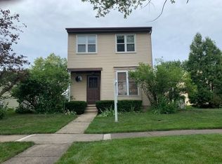 1007 Britta Ln, Geneva, IL 60134