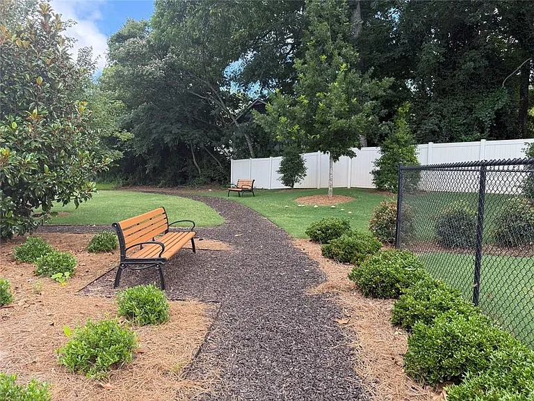 663 Castleberry Ave — Photo 35