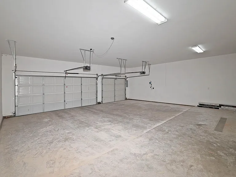 7501 Continental Pkwy — Photo 57