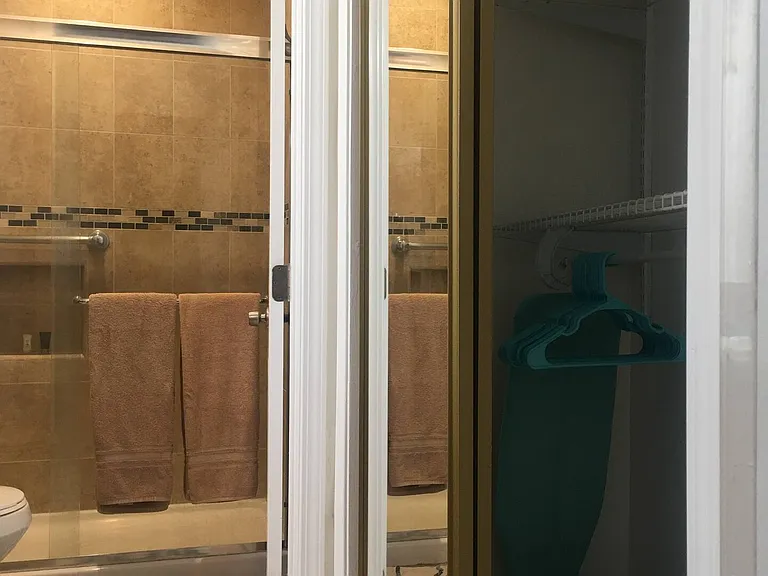 2313 Montrose Ave #6 — Photo 13