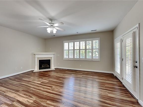 3rd image of 3795 Filton Dr