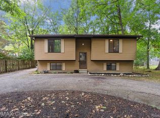 3748 Sancroft Ave, West Bloomfield, MI