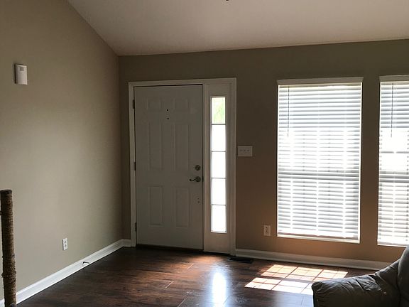 4th image of 213 Bradley Ct