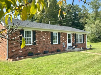 1281 Lone Oak Xing, Huddleston, VA, 24104