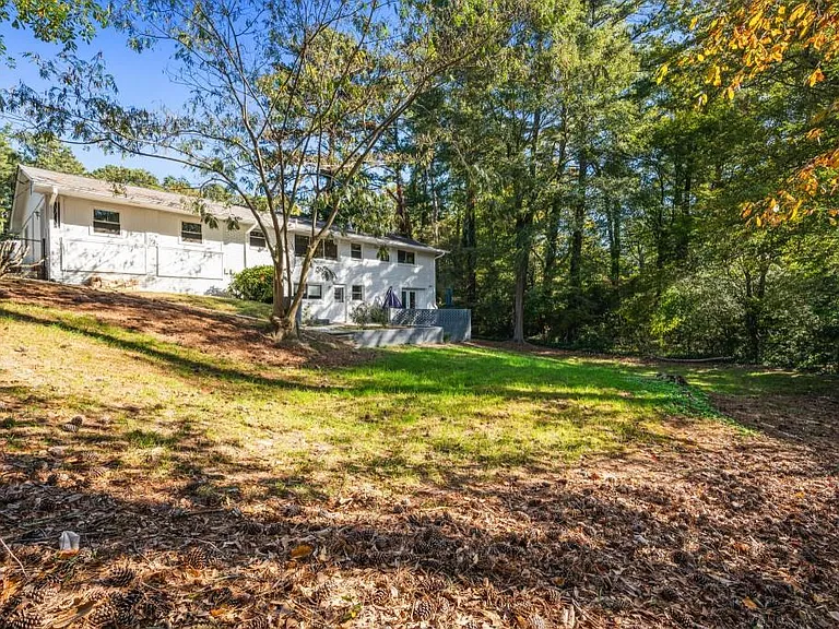 2604 Sunny Ln SE — Photo 31