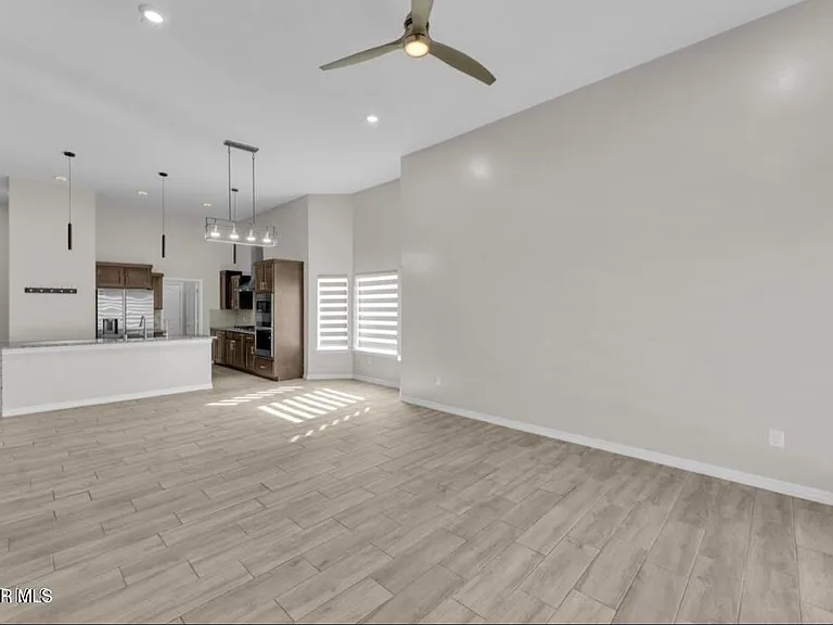 13729 Vista Lagos Ave — Photo 35