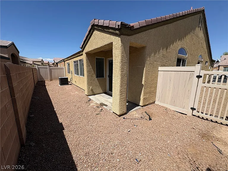 3377 Glacial Lake St — Photo 14