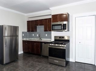 221 Chelsea St #1, Boston, MA 02128