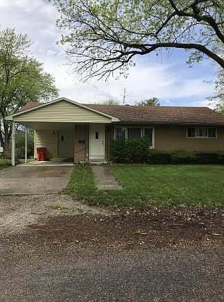 1st image of 8 Parkway Dr