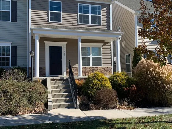 215 Phoenix Blvd NW, Christiansburg, VA 24073