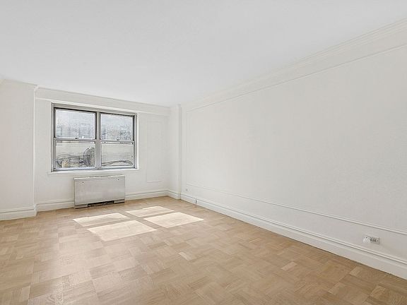 3rd image of 55 E 87th St APT 3E