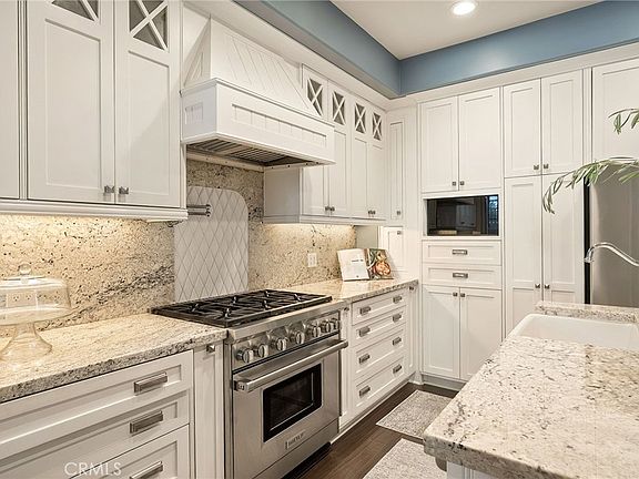 4th image of 713 Larkspur Ave