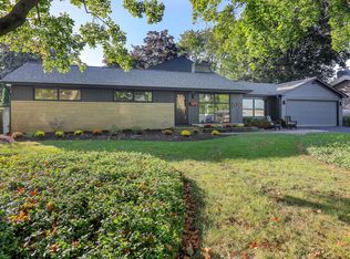 520 N Pine St, Geneva, IL 60134