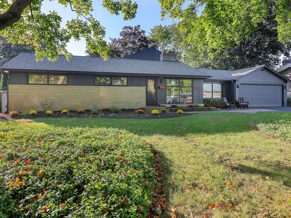 520 N Pine St, Geneva, IL 60134