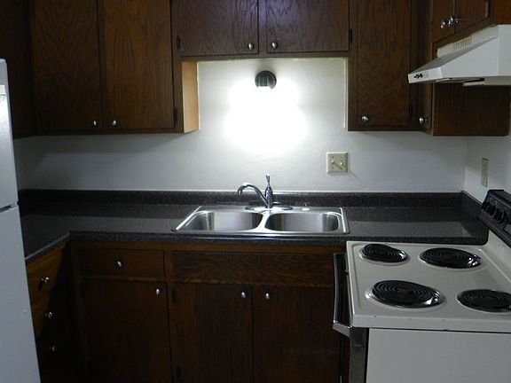 4th image of 352 21st Ave S APT 3C