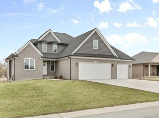 3143 Regatta Ln, Saint Clair, MI 48079
