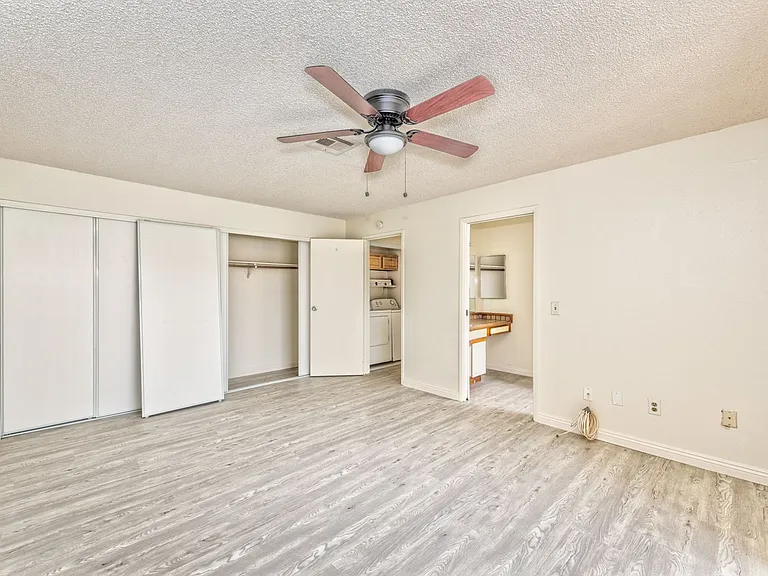 2080 Karen Ave #B63 — Photo 8