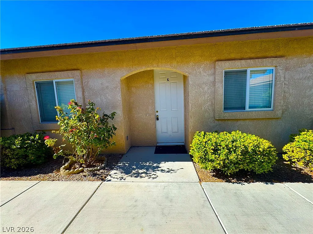 2 bed, 2.0 bath, 3960 sqft, $1,250 — Photo 1