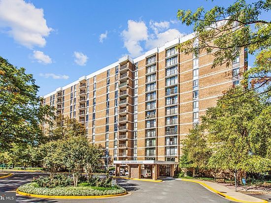 1st image of 2311 Pimmit Dr APT 212