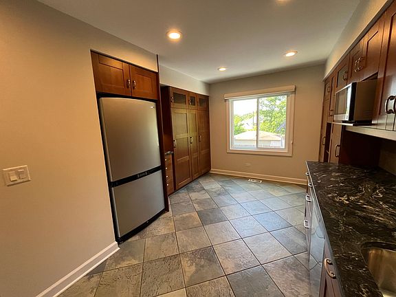 5th image of 338 Ashland Ave