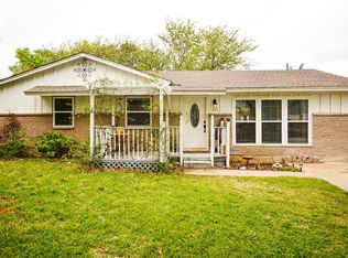 511 N 1st St, Midlothian, TX 76065