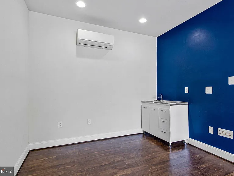 703 Skippers Ln — Photo 43