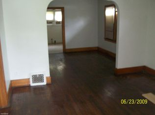 924 McQueen St, Flint, MI 48503