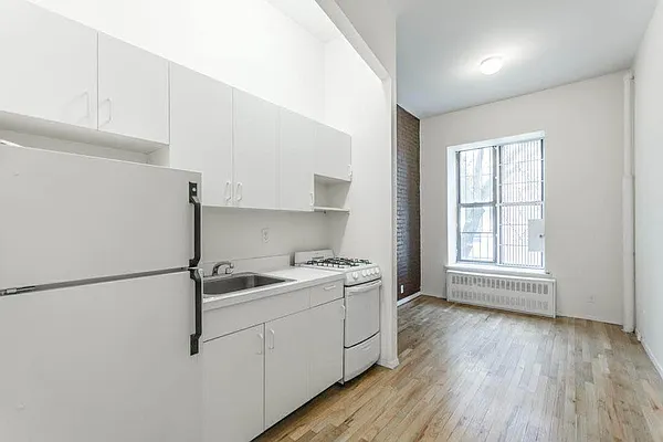 Rented by Bond New York | media 2