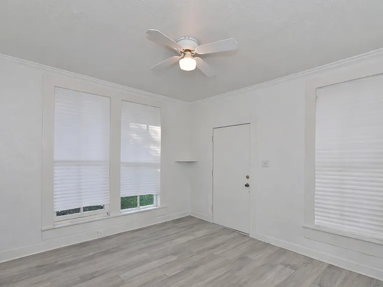 113 S Olive — Photo 4