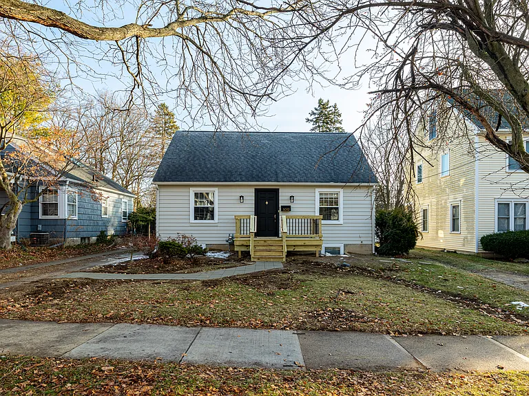 1012 Miner St — Photo 32