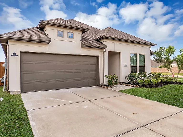 2502 Ocean Key Dr — Photo 2